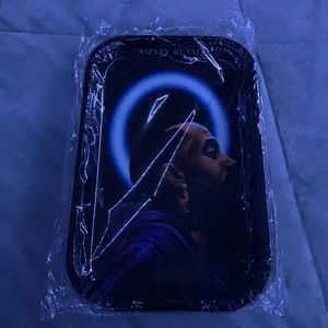 Nipsey rolling tray